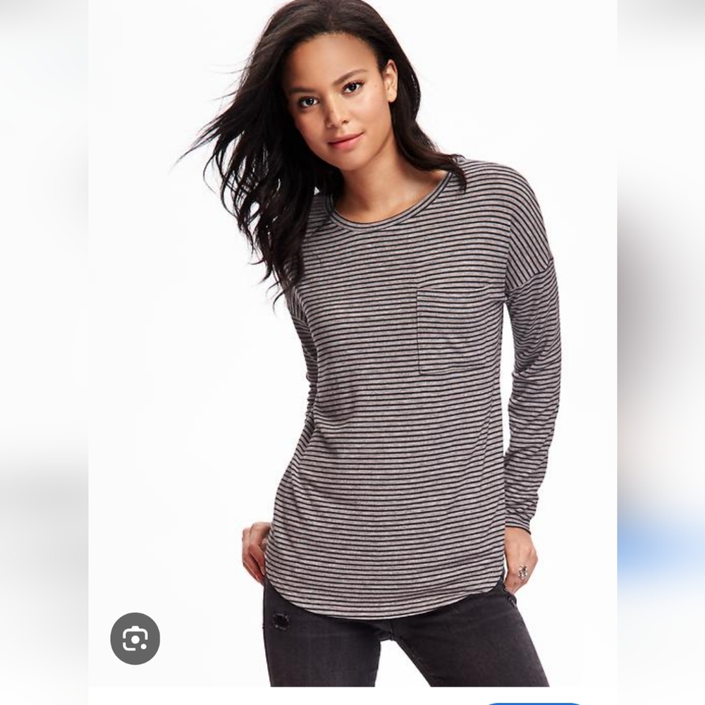 Banana Republic Black & White Thin Striped Long Sleeve Pullover Tee